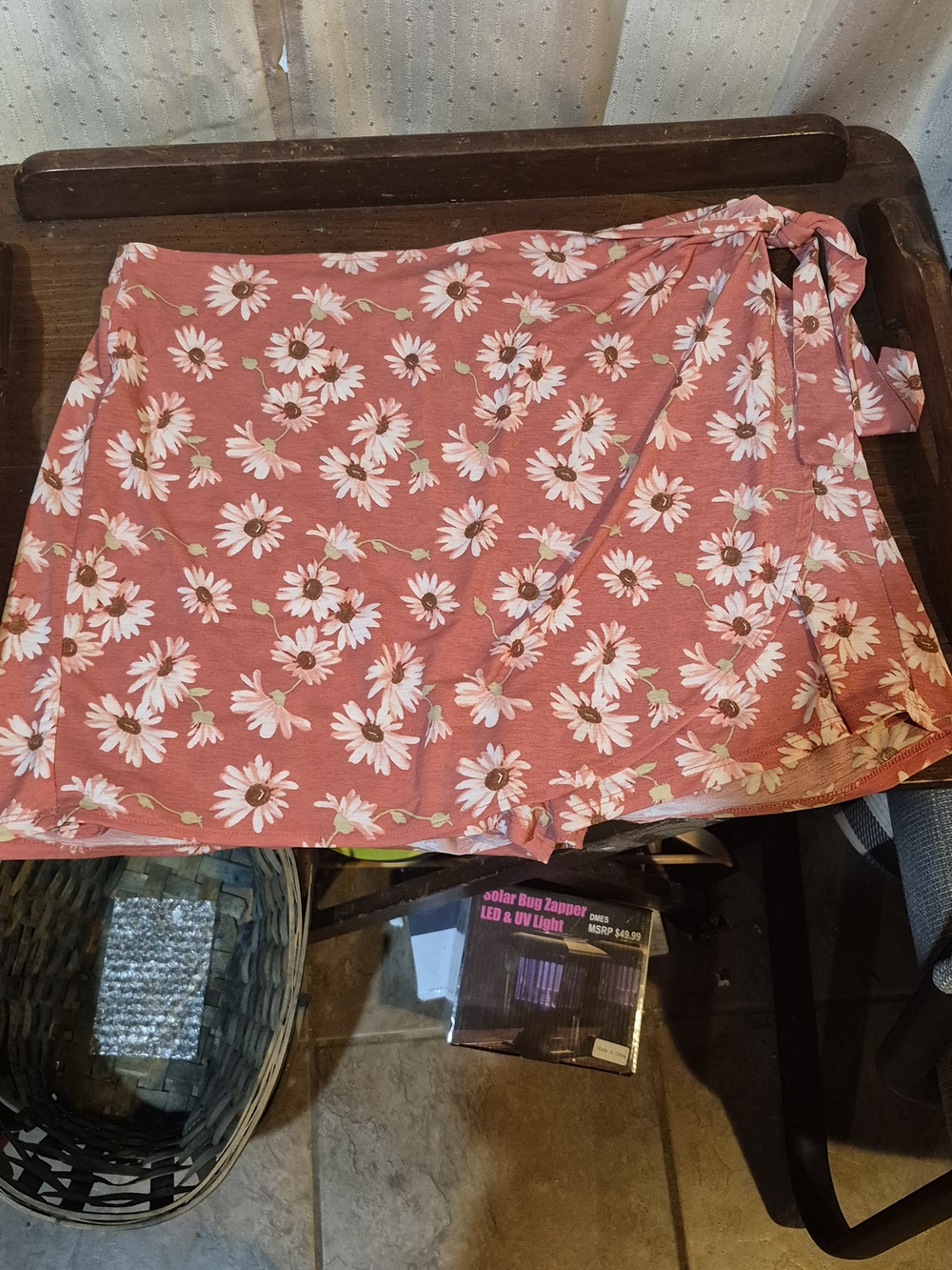 C. Est. 1946 Coral Daisy Floral Wrap Mini Skirt M